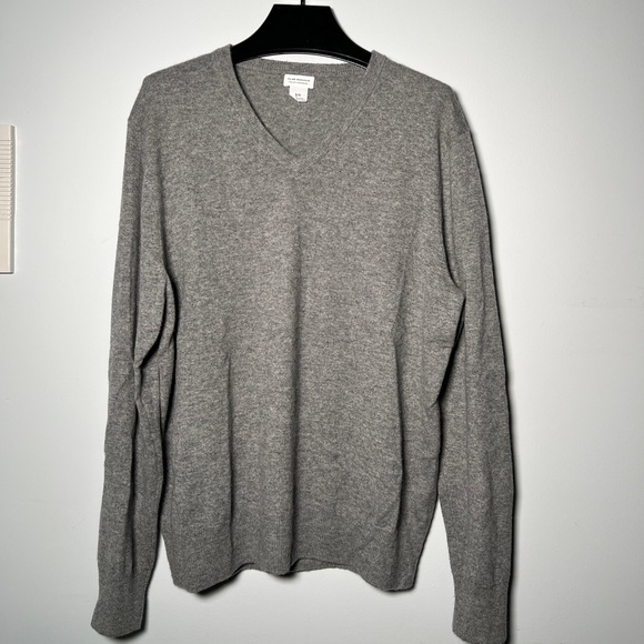 CLUB MONACO | Grey Cashmere Sweater - Picture 1 of 5